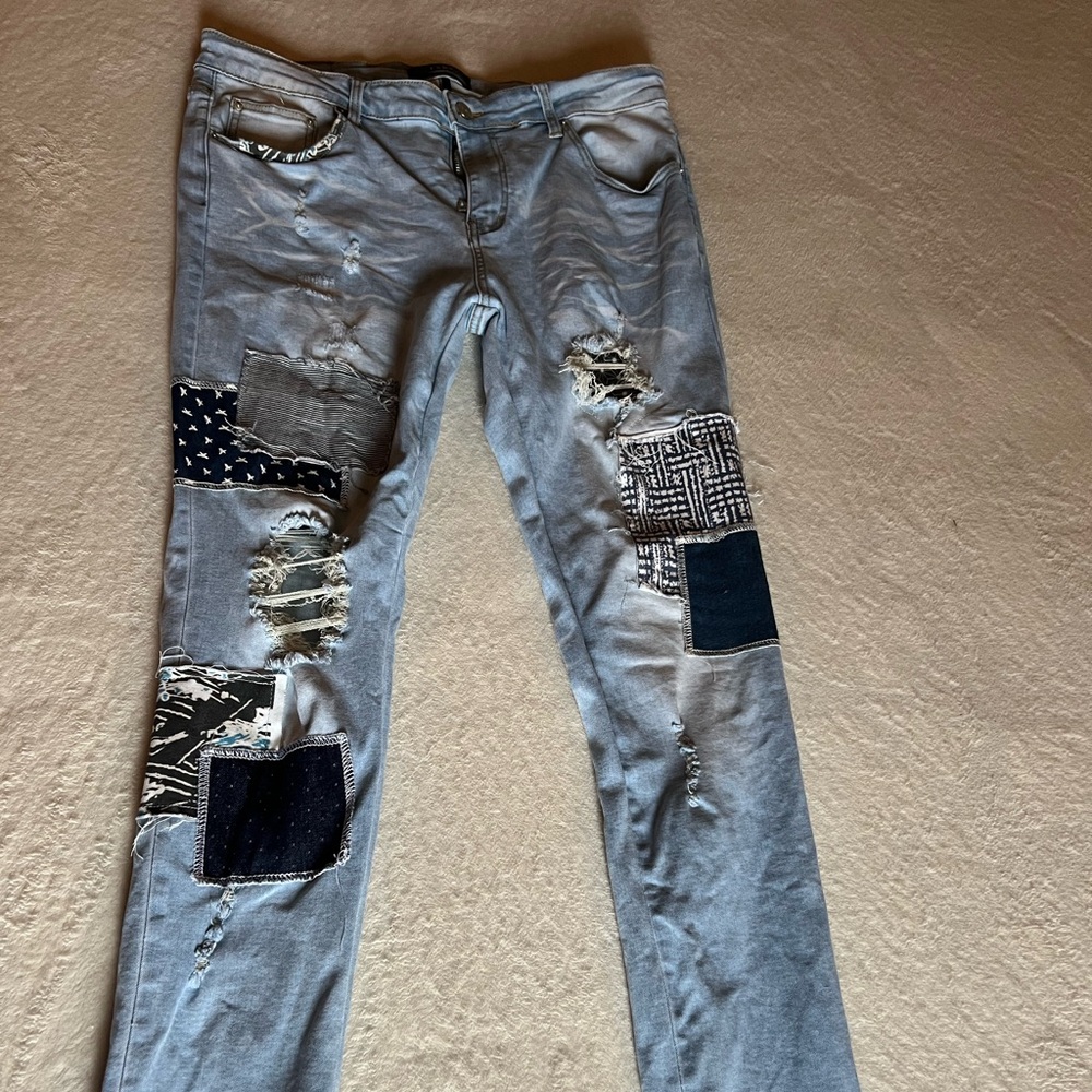 Gray Skinny Jeans with Subtle Distressing